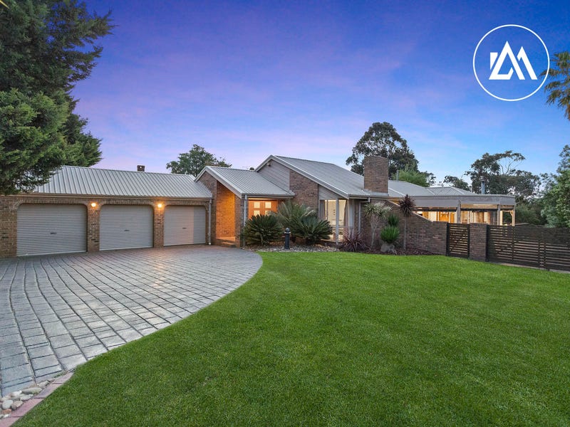 100 Yarralumla Drive, Langwarrin, Vic 3910 Property Details