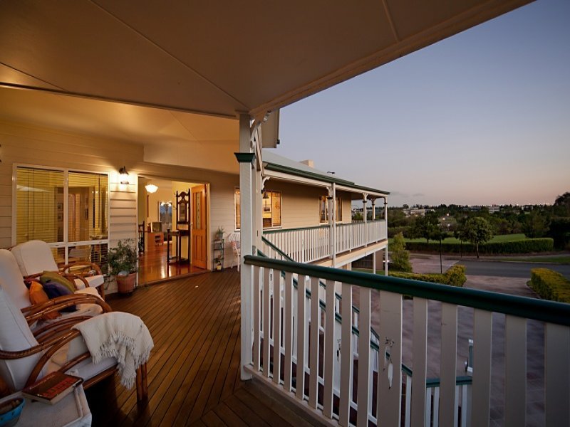 2 Lochside Drive, North Lakes, QLD 4509