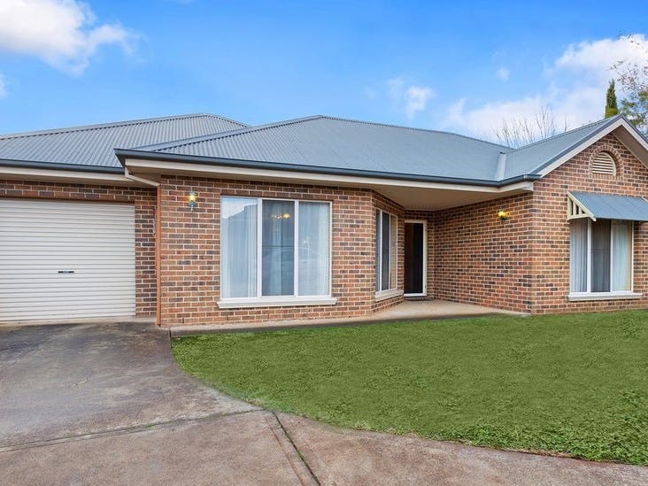 2/7 Somerset Cres, Mansfield, VIC 3722