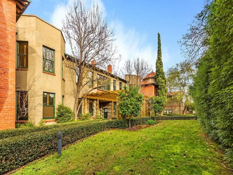 2/1 Ardoch Avenue, St Kilda East, VIC 3183