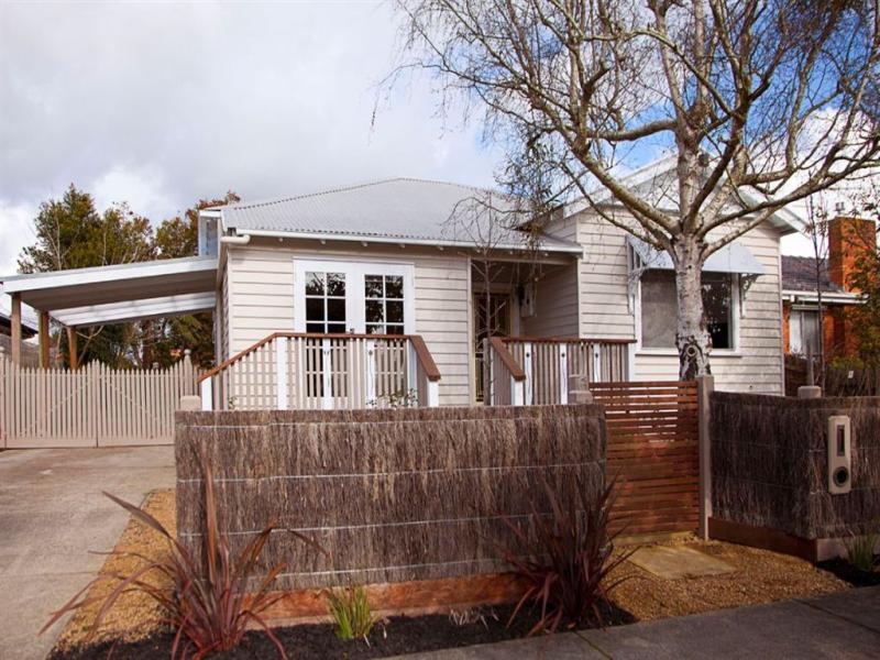 6 Young Street, Drouin, Vic 3818 Property Details