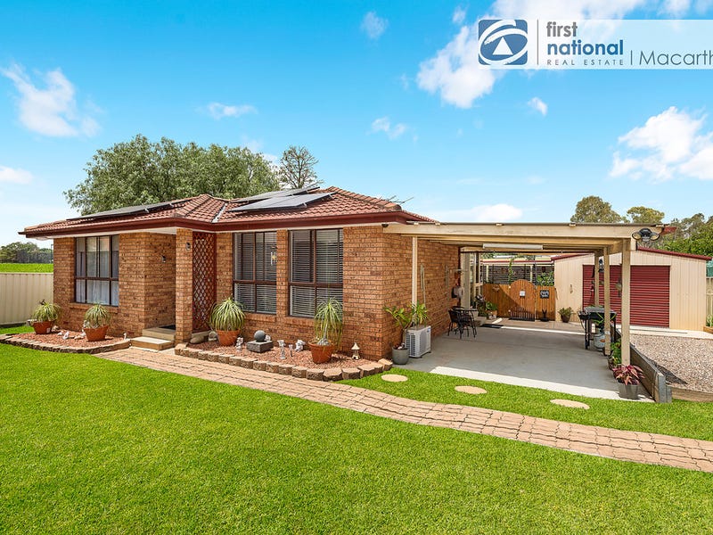 16 Mississippi Crescent, Kearns, NSW 2558 Property Details