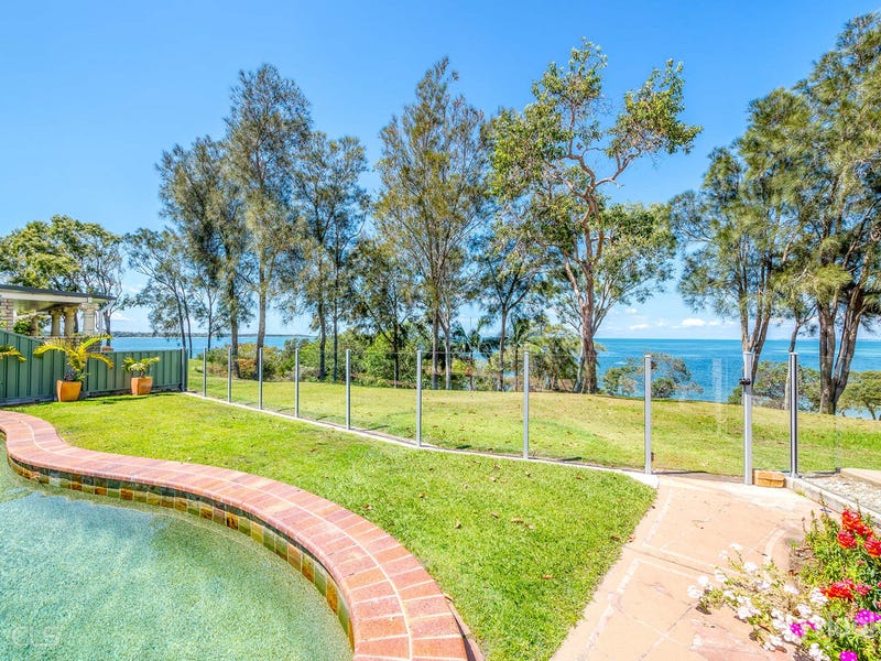 14 Howard Court, Sandstone Point, QLD 4511