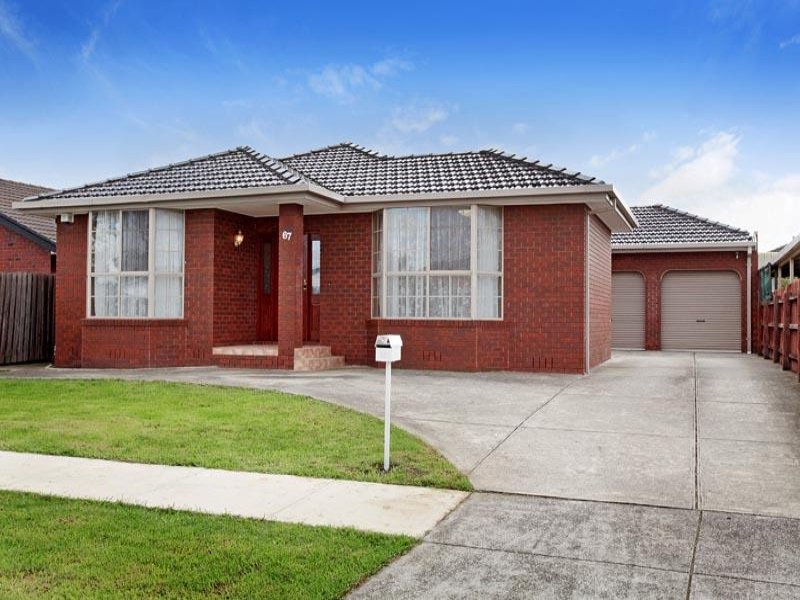 67 Meadowbank Drive, Sunshine North, VIC 3020 - realestate.com.au