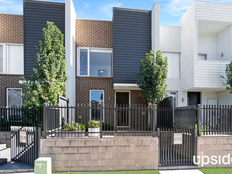 203 Jamboree Avenue, Denham Court, NSW 2565