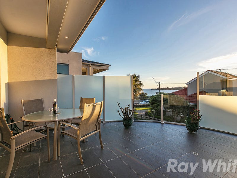 2/52 Beach Road, Mentone, Vic 3194 Property Details