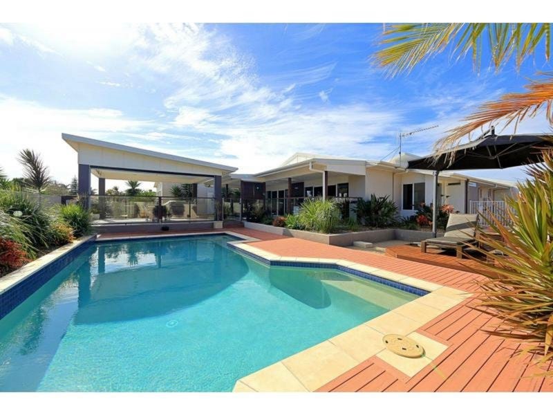 3 Spyglass Hill Court, Coral Cove, QLD 4670