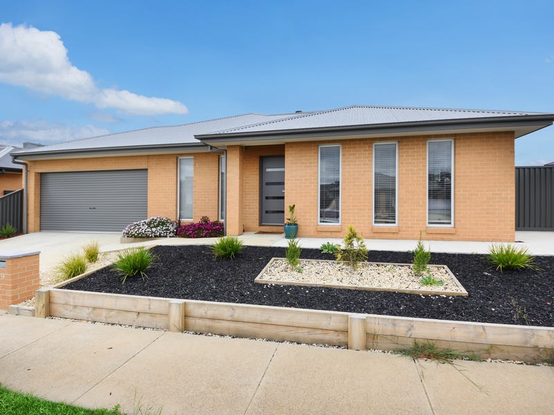 39 Cinnamon Drive, Lake Gardens, VIC 3355