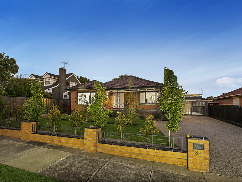 84 CARNARVON ROAD, Strathmore, Vic 3041 Property Details