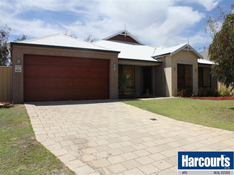 7 Galway Boulevard, Australind, WA 6233 Property Details
