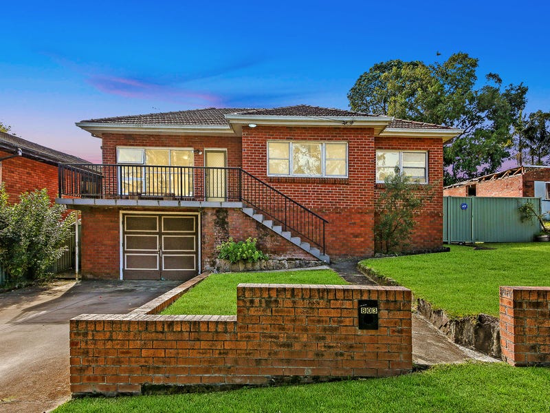 803 Henry Lawson Drive, Picnic Point, NSW 2213
