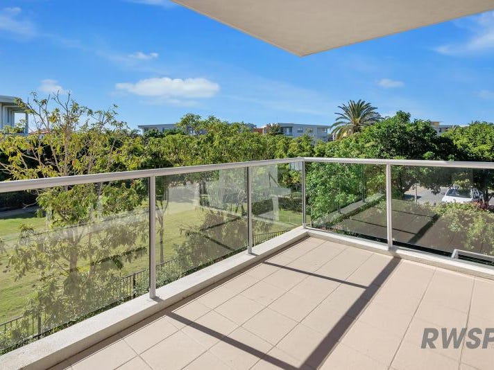 126/64 Sickle Avenue, Hope Island, QLD 4212