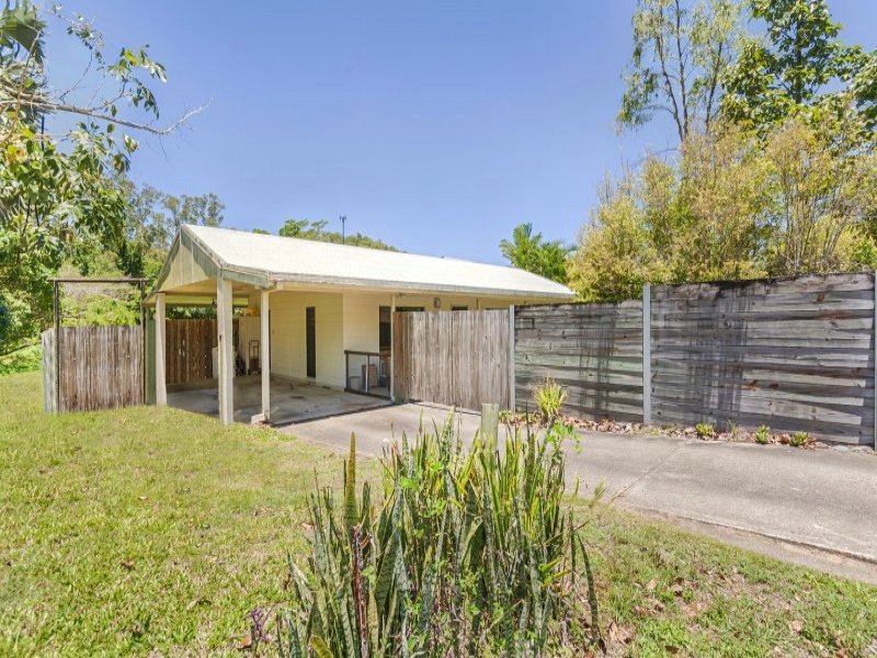 18 Ramsey Drive, Kanimbla, Qld 4870