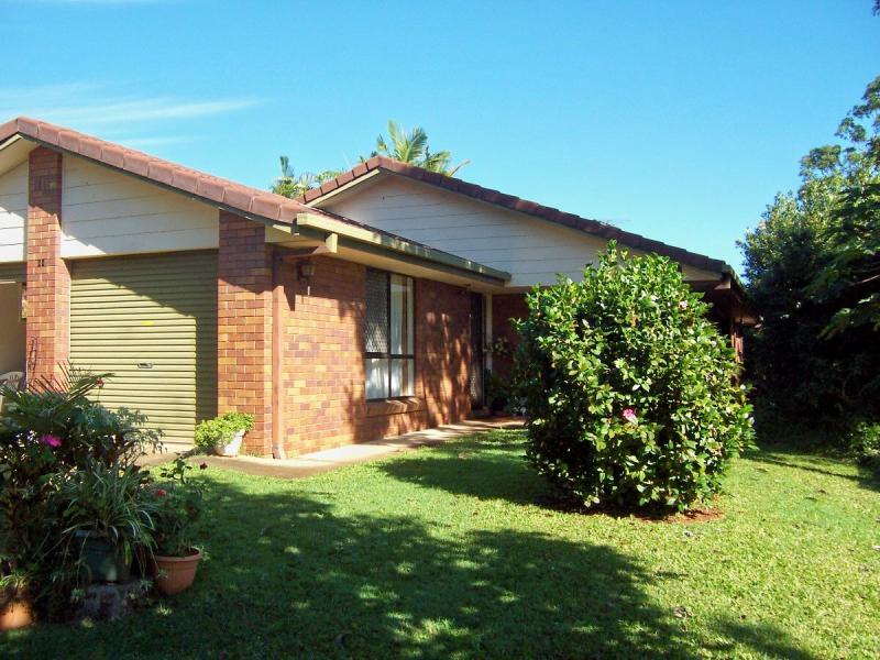 99 Broadwater Terrace, Redland Bay, QLD 4165