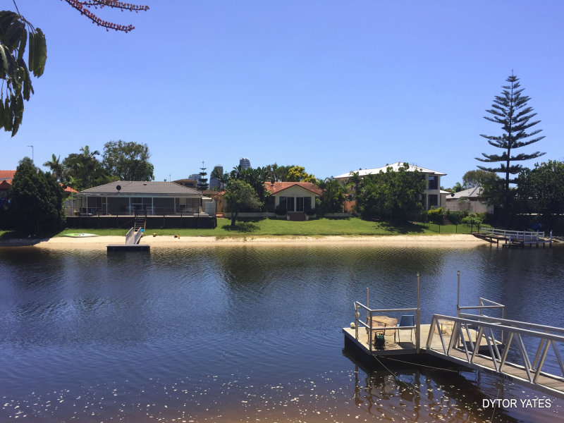 8 Sundowner Court, Mermaid Waters, QLD 4218