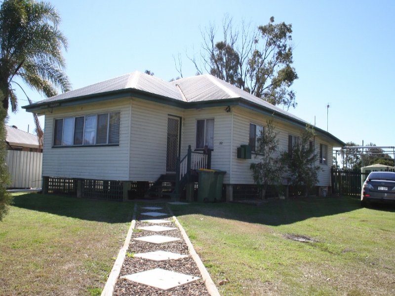 32 Cunliffe Street, Oakey, Qld 4401 Property Details