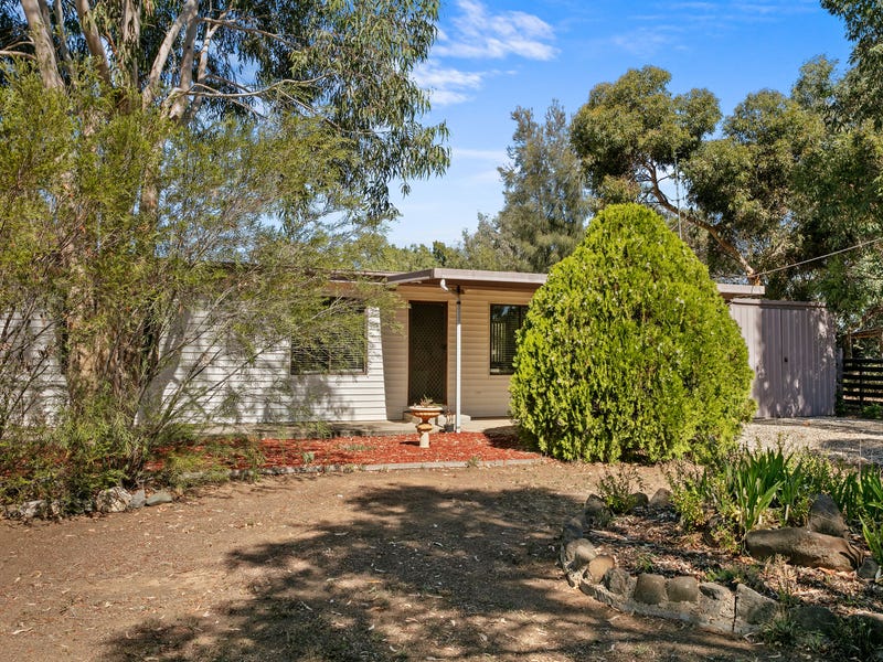 26 Pine Grove, Goornong, Vic 3557 Property Details