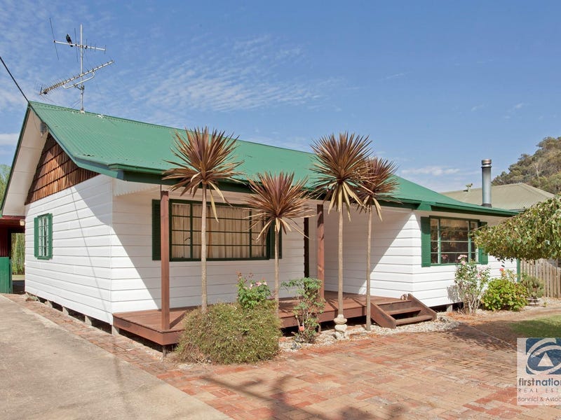 44 Great Alpine Road, Myrtleford, VIC 3737