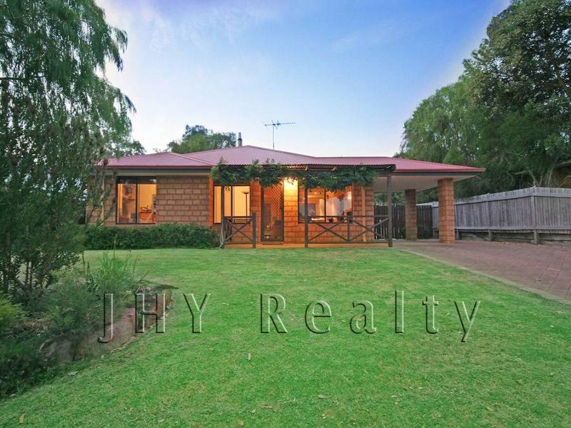 10 Curtis Street, Dunsborough, WA 6281 Property Details