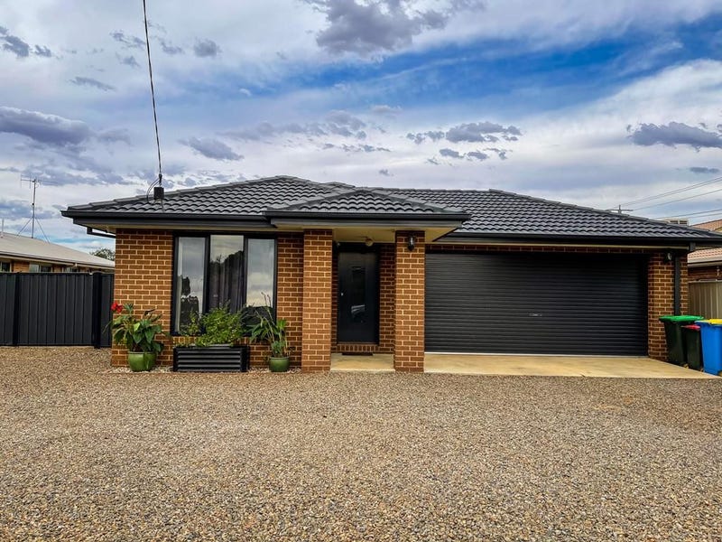 33 Moss Street, Numurkah, Vic 3636 House for Sale