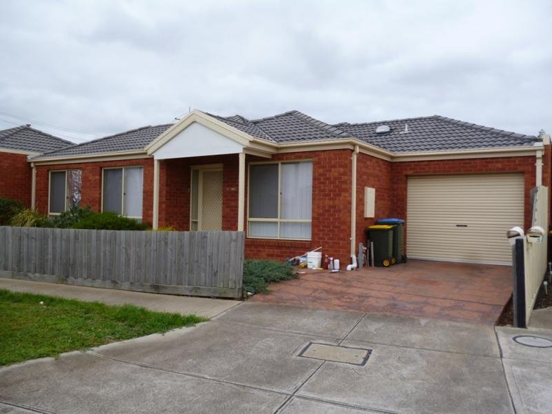 2/124 Rosella Avenue, Werribee, VIC 3030