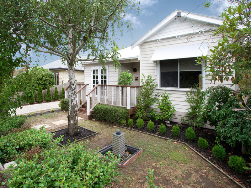 6 Young Street, Drouin, Vic 3818 Property Details