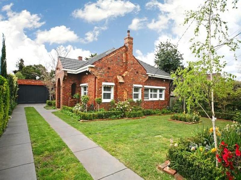 33 Beauville Avenue, Murrumbeena, Vic 3163 Property Details