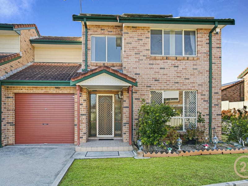 8/5 Jacquinot Place, Glenfield, NSW 2167 Property Details