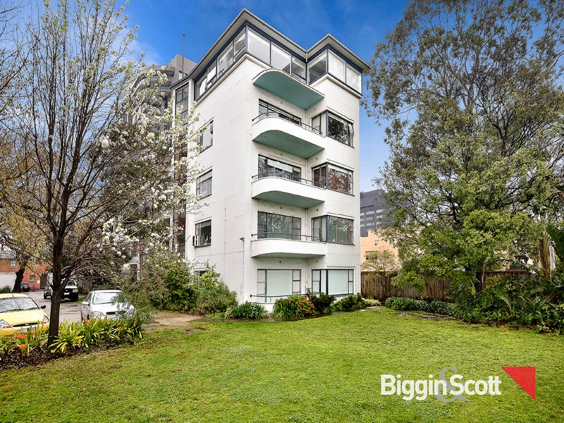19/30 Queens Road, Melbourne, Vic 3004 Property Details