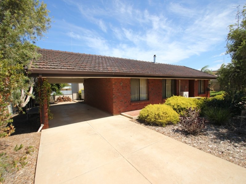 2 Lyndon Avenue, Moonta Bay, SA 5558