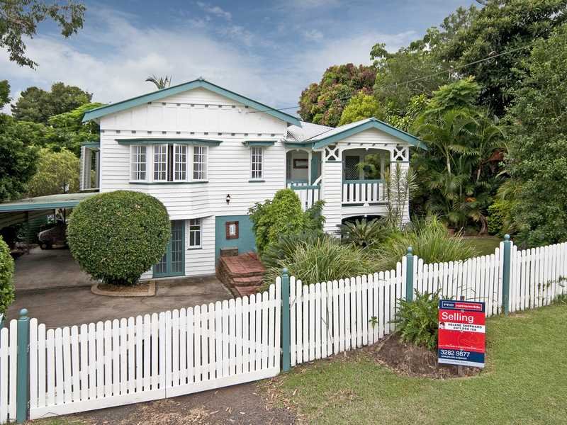 1 Bird Street, Bundamba, Qld 4304 Property Details