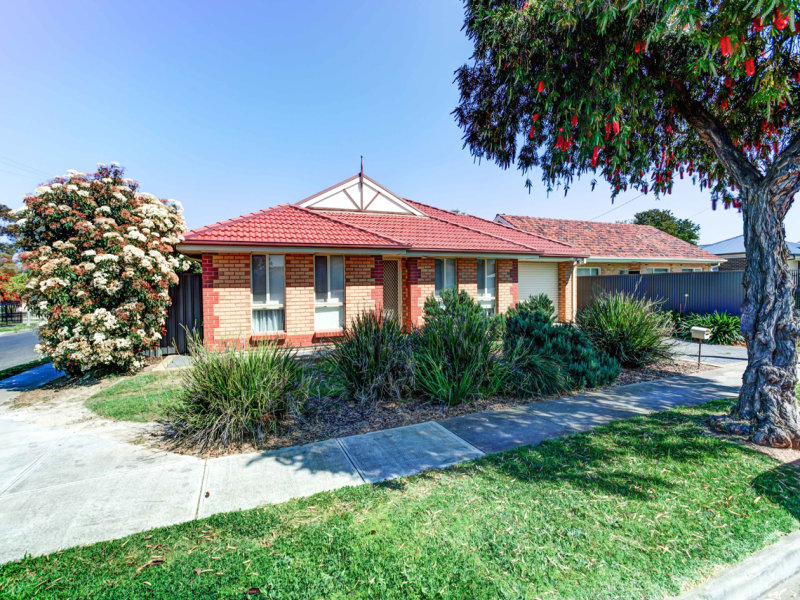 8 Leeds Avenue, Northfield, SA 5085