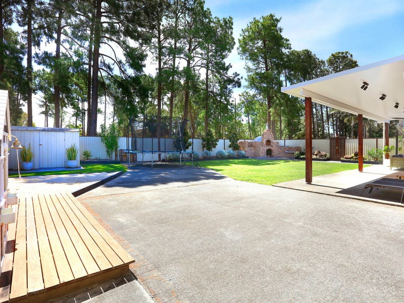 17 Lancelin Drive, Mermaid Waters, Qld 4218