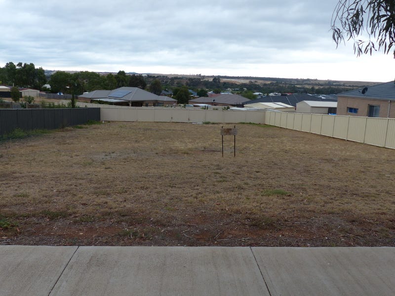 102 Albert Street, Darley, VIC 3340