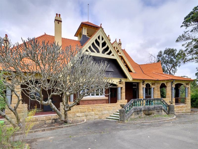 2A Manor Road, Hornsby, NSW 2077 Property Details