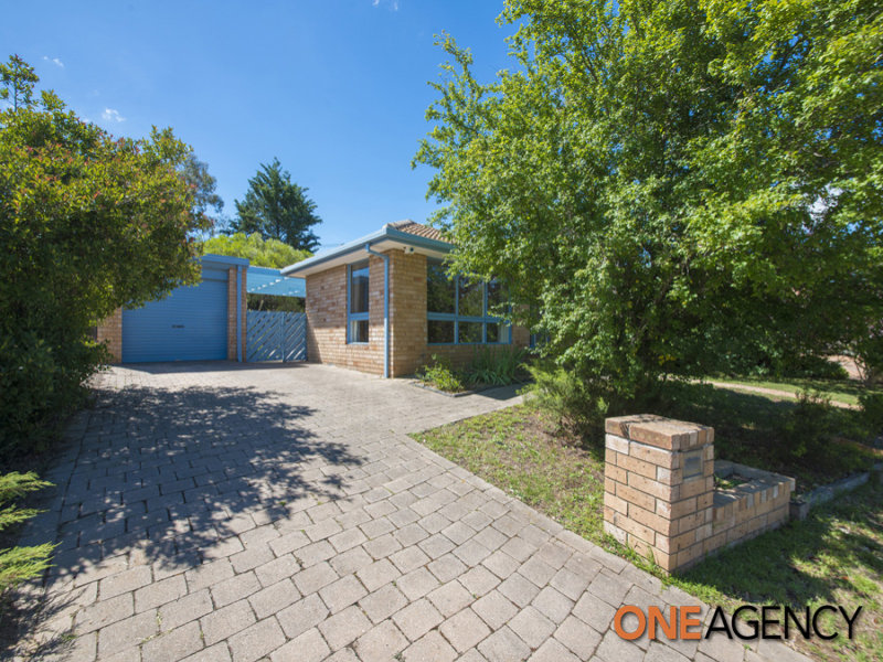 15 Maconochie Cres, Oxley, ACT 2903