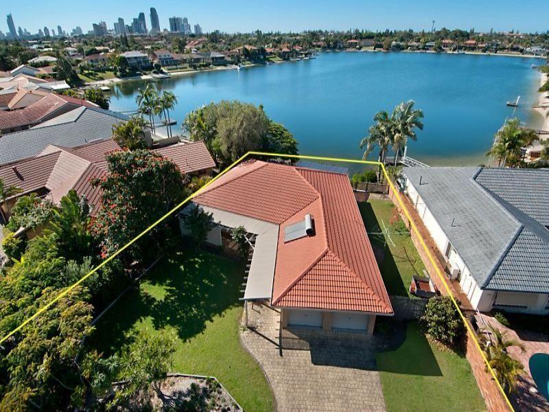 26 Rumrunner Street, Mermaid Waters, QLD 4218