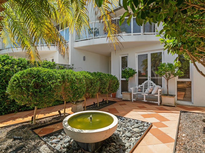 56F Beach Road, Hampton, VIC 3188