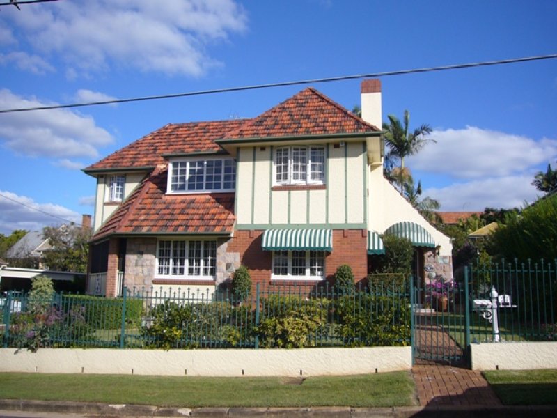 27 Sefton Avenue, Clayfield, Qld 4011 Property Details