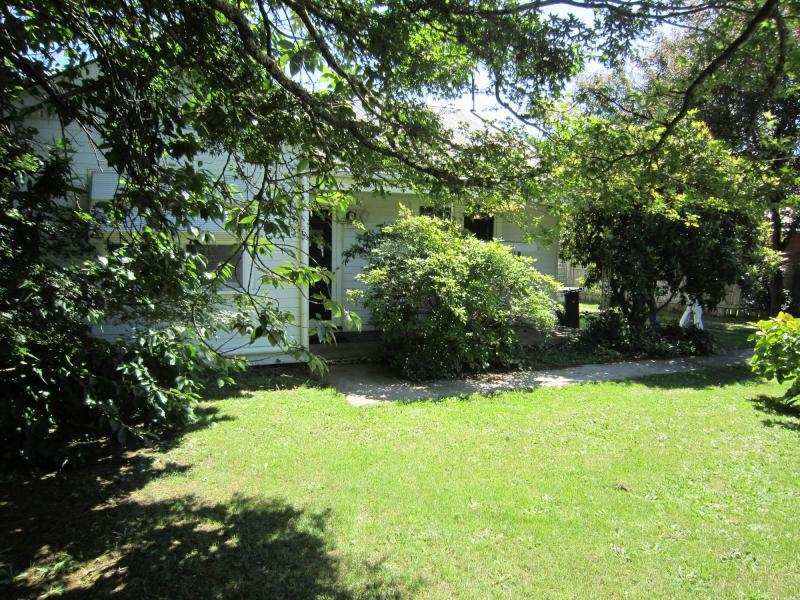 10 Albert Street, Trentham, Vic 3458 Property Details
