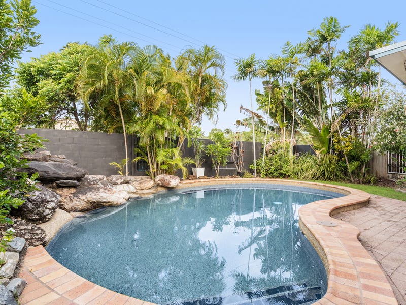 101 Callaghan Street, Mooroobool, QLD 4870