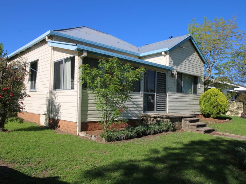 21 Molesworth Street, Tenterfield, NSW 2372