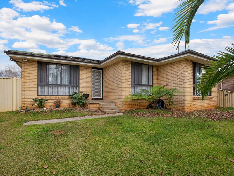 2 Andrew Town Place, Richmond, NSW 2753 - Property Details