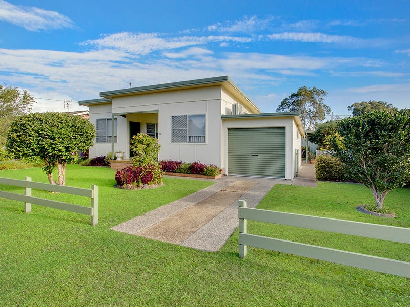 32 Straight Street, Hat Head, NSW 2440