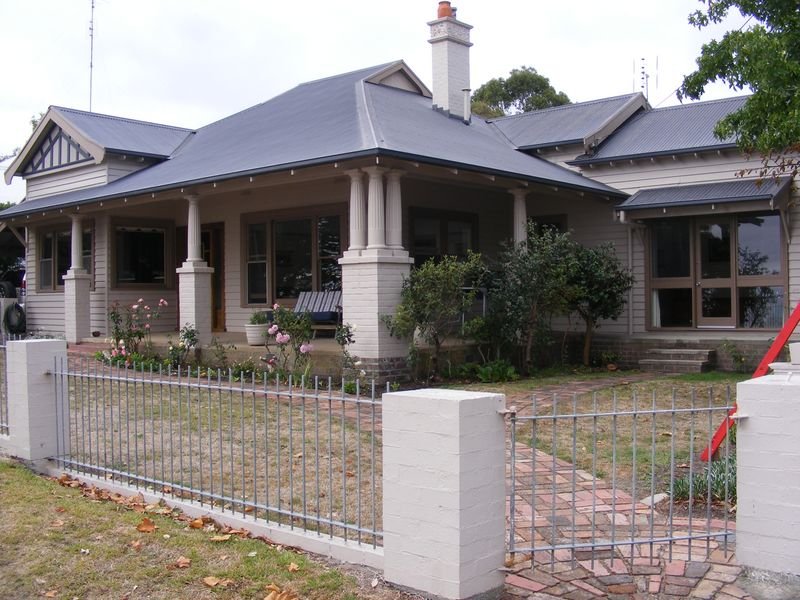 Sold House Prices & Auction Results in Johnstone Cres, Colac, VIC 3250