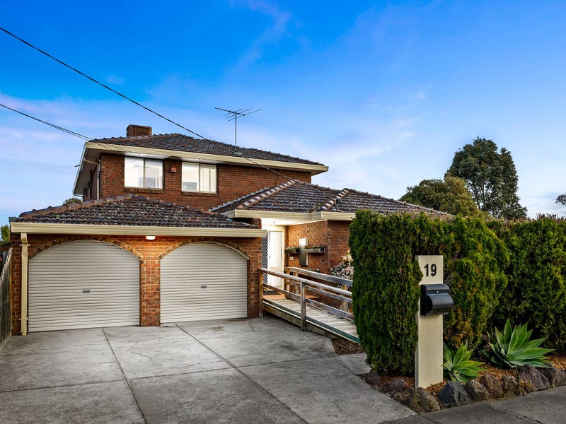 19 Windsor Drive, Avondale Heights, VIC 3034