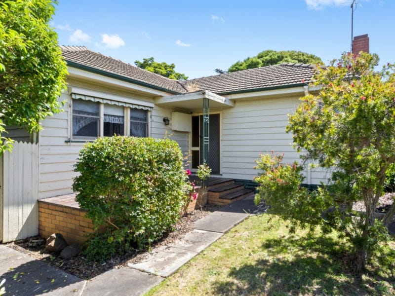 33 Sycamore Street, Hamlyn Heights, Vic 3215 House for Sale