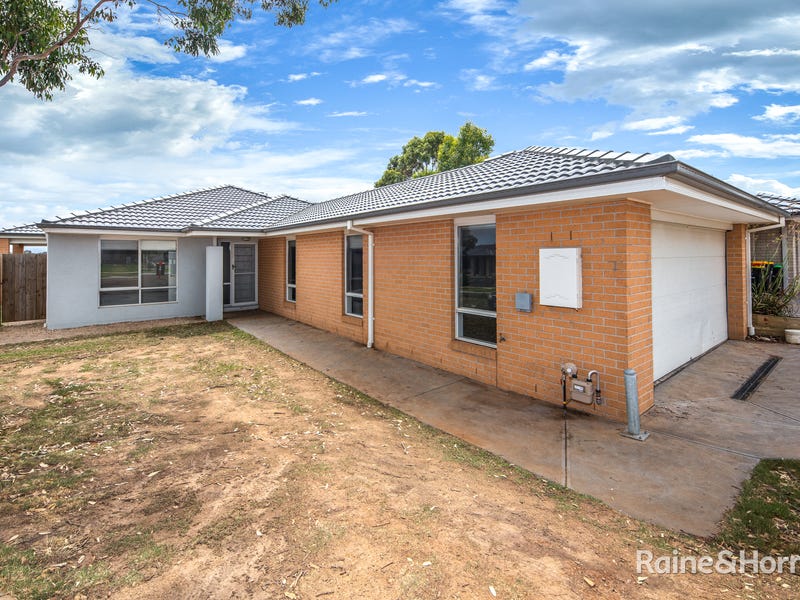 24 Hilda Drive, Brookfield, VIC 3338