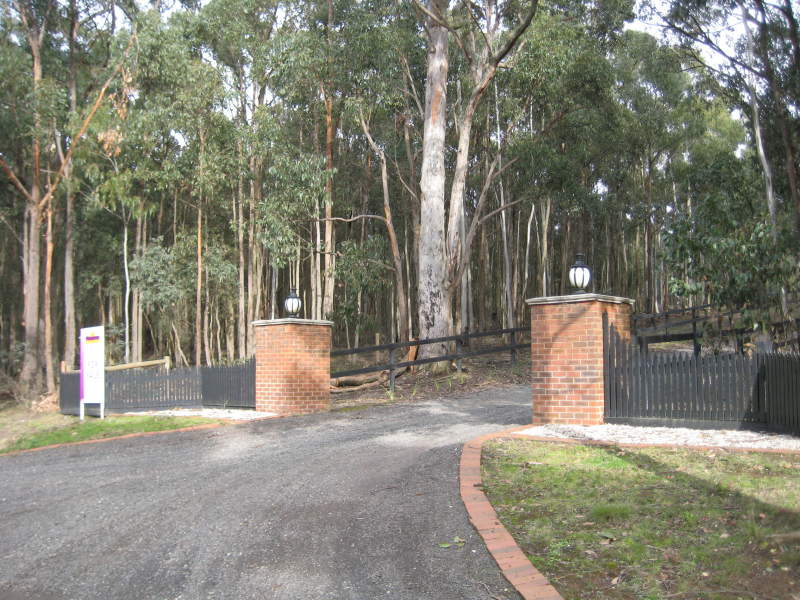 41 Glendevon Drive, Woodend, VIC 3442