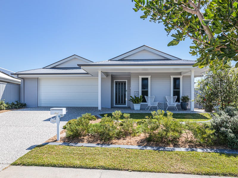 143 Freshwater Drive, Banksia Beach, QLD 4507
